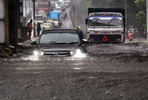 भारी बारिश, मुंबई में सरकार ने ऑफिसों की छुट्टी की | Total tv, news, newsmumbai