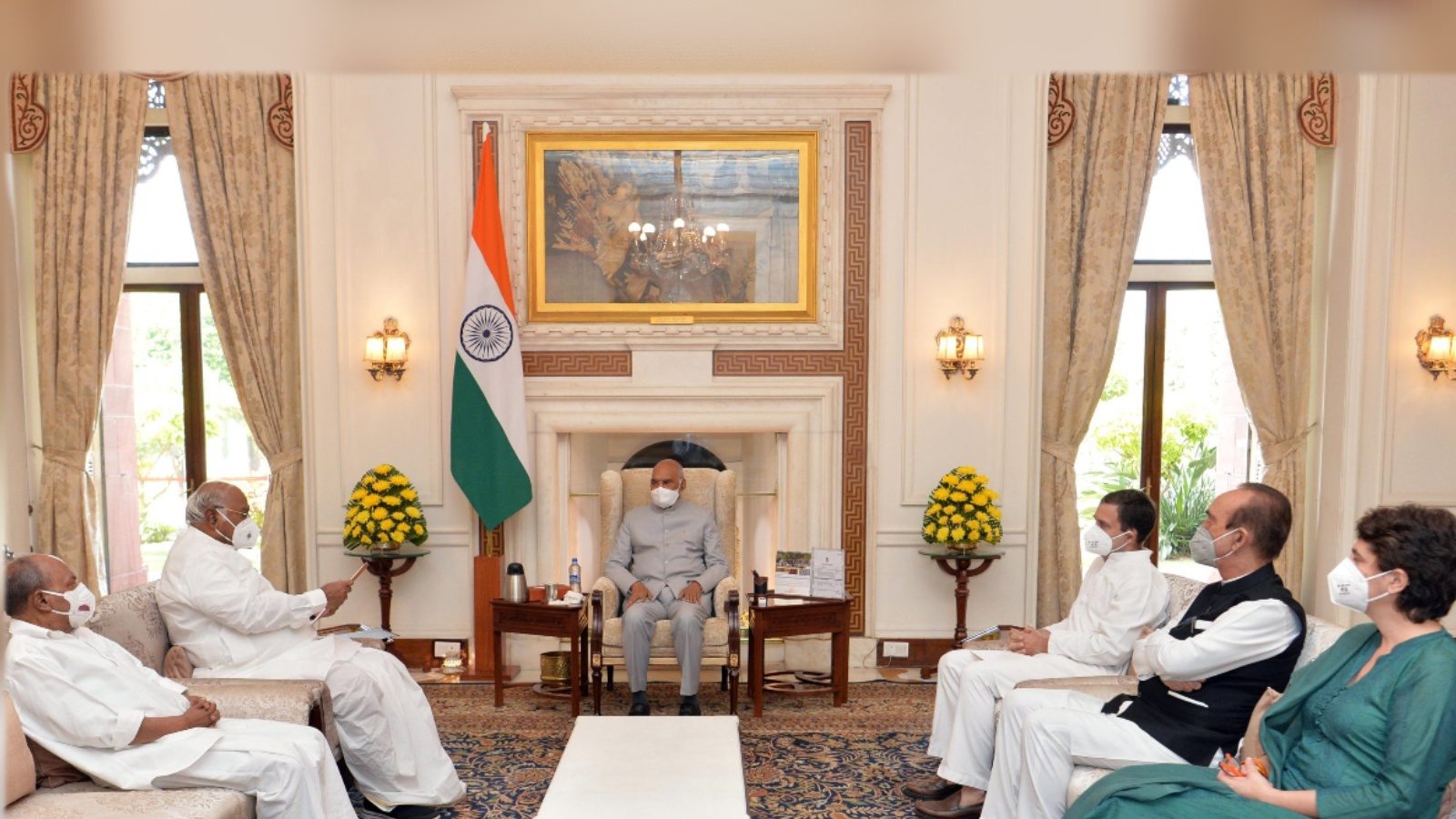 राष्ट्रपति रामनाथ कोविंद से कांग्रेस नेताओ ने की मुलाकात | Latest News In Hindi,