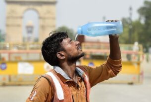 Delhi temperature : दिल्ली में हीटवेव का प्रकोप, 44 डिग्री पहुंचा तापमान | Totaltv,
