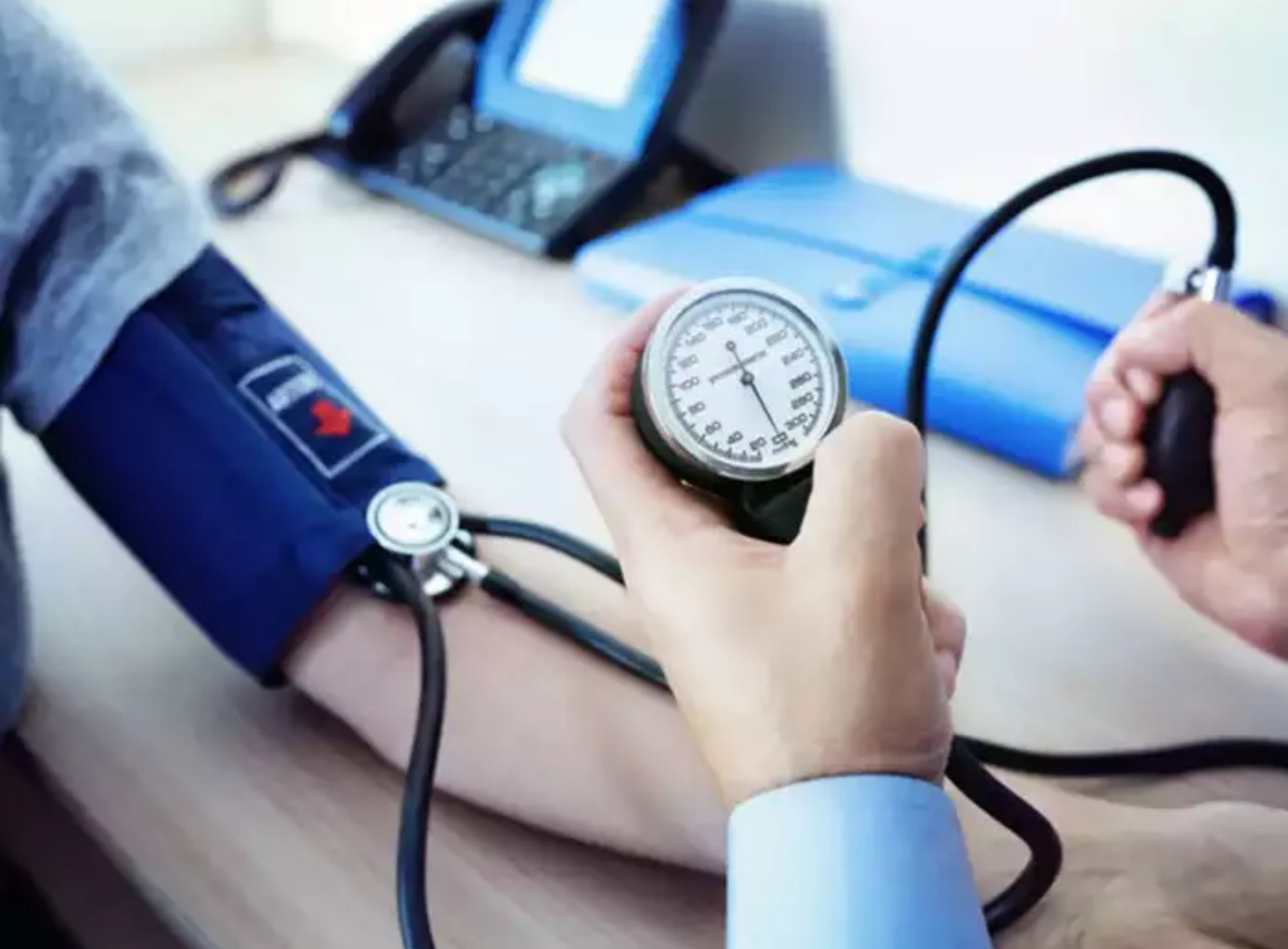 High Blood Pressure की समस्या से बचने के लिए सबसे पहले आपको अपने खान-पान में सुधार और एक्सरसाइज करना होगा| total tv| health news | salt| tea|