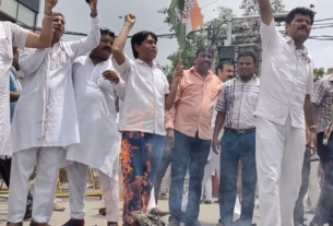 News Hindi Today: करनाल में कांग्रेस पार्टी के नेताओं व कार्यकर्ताओं का रोष प्रदर्शन,
