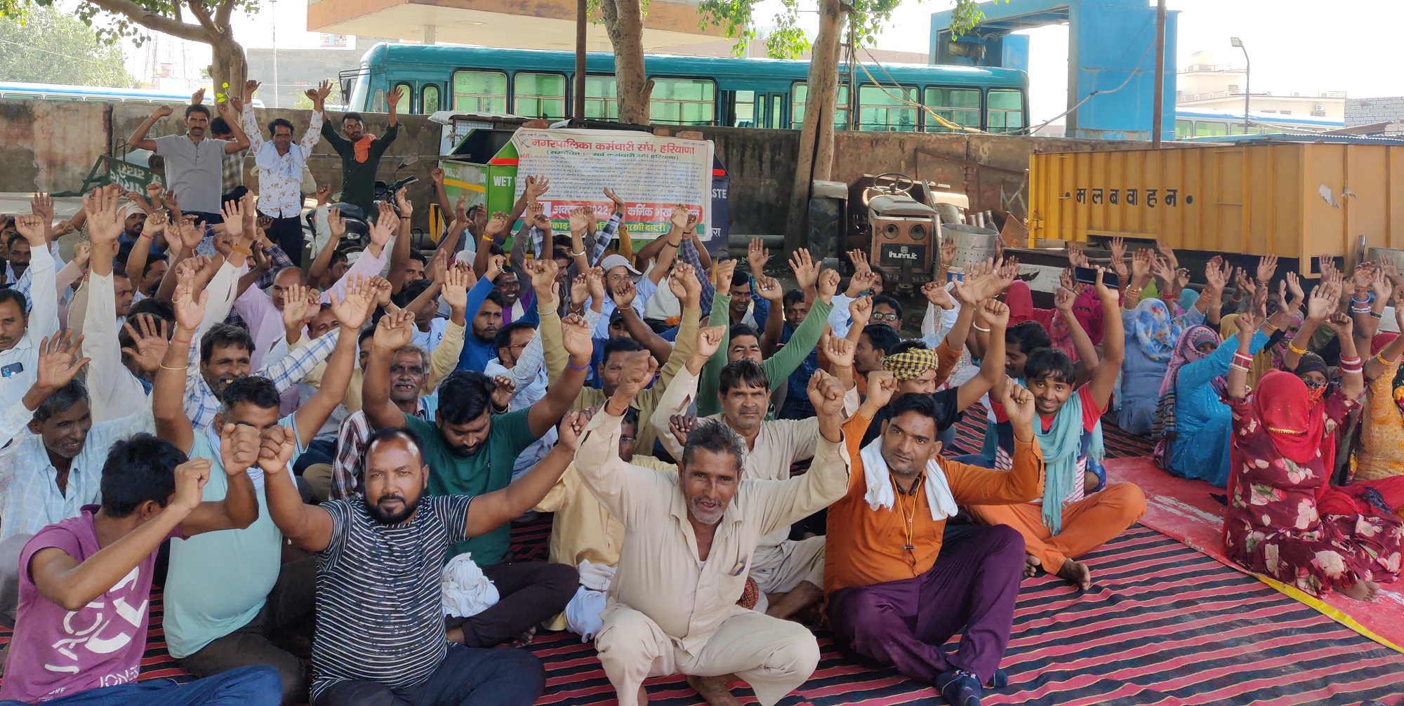 Latest news hindi, नगर परिषद कर्मचारी फिर से भूख हड़ताल पर, काली दीवाली......