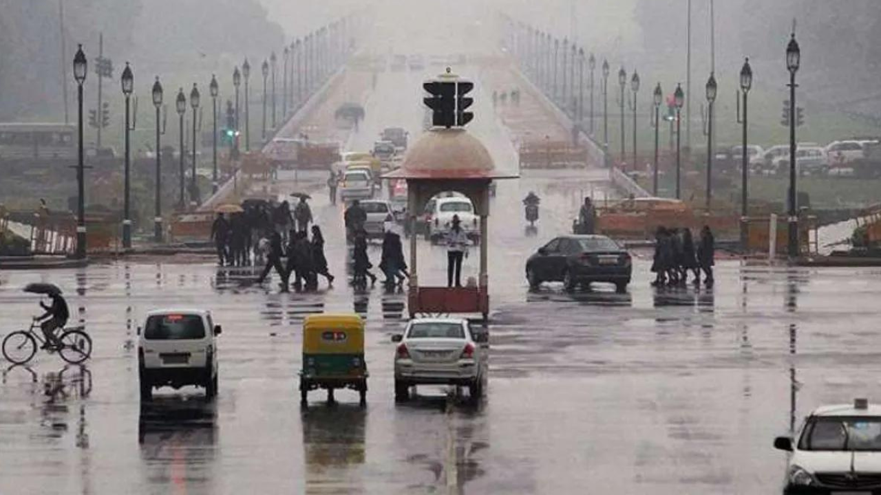Latest weather update, राजधानी दिल्ली में हुई झमाझम बारिश से मौसम हुआ.....