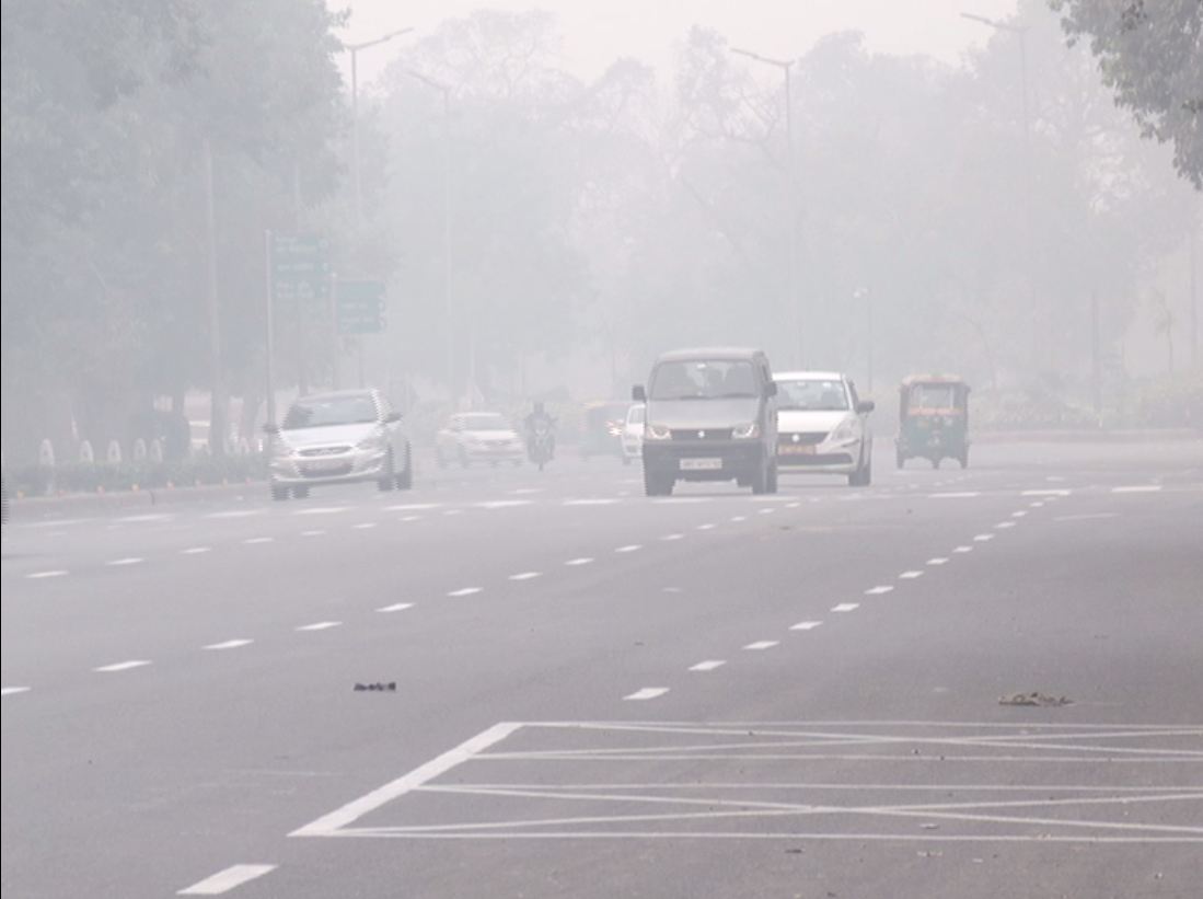 Delhi air quality today, दिल्ली वासियों के सांसों में समा रहा जहरीली हवा, Air......