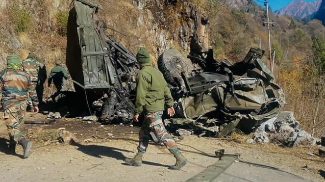Sikkim indian army mishap news, सिक्किम में बड़ा हादसा, सेना का ट्रक खायी में ...