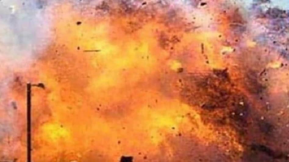 Pakistan Suicide Blast, पाकिस्तान में हुआ आत्मघाती हमला, कार से हुआ ब्लास्ट....