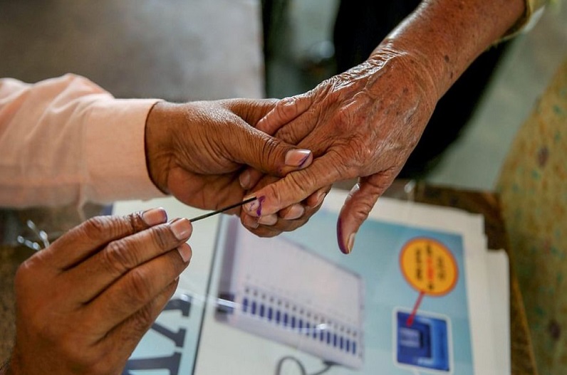 Gujarat Assembly Election, गुजरात विधानसभा में दूसरे चरण का मतदान आज 833...