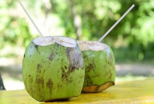 Coconut water benefits in hindi, प्रतिदिन खाली पेट नारियल पानी पीने से शरीर .....