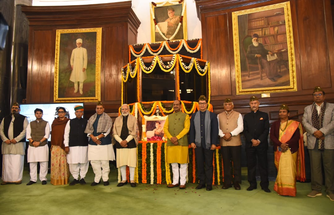 Subhash Chandra Bose Birth Anniversary, PM मोदी और लोक सभा अध्यक्ष ....