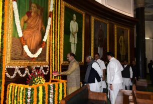 Sarojini naidu birthday, संसद सदस्यों ने संसद भवन के सेंट्रल हॉल में सरोजिनी ......