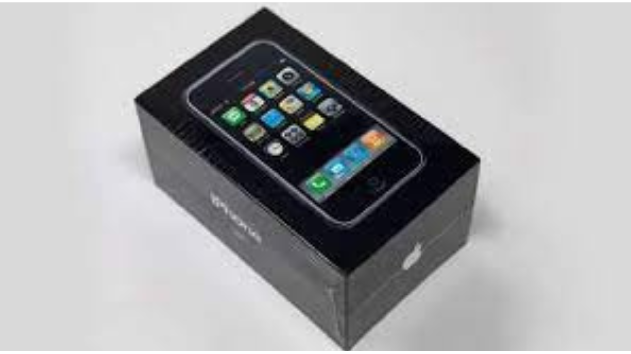 apple news, 16 साल पुराना iPhone 50 लाख से भी महंगा बिका......................