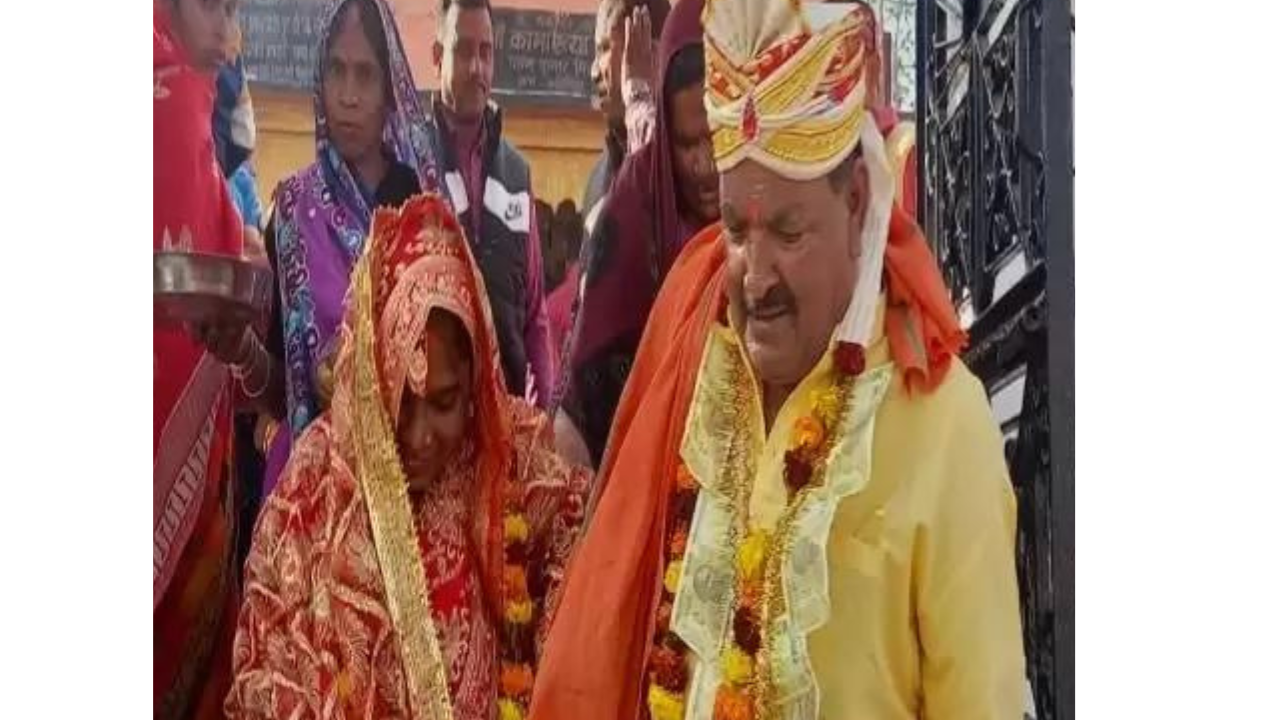 Viral news, 65 साल के शख्स ने 24 साल छोटी लड़की से की शादी, 6 बेटियों का पिता...