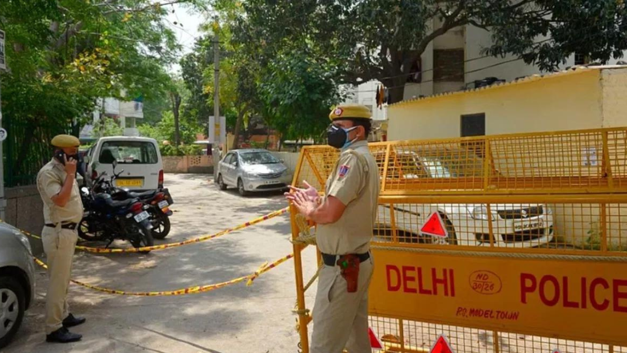Bomb threat to school,दिल्ली के एक स्कूल को मिली बम से उड़ाने की धमकी, जांच..