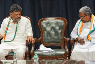 Karnataka New CM : सिद्धारमैया के समर्थक मना रहे जश्न, सुरजेवाला बोले- खरगे करेंगे सीएम के नाम का एलान
