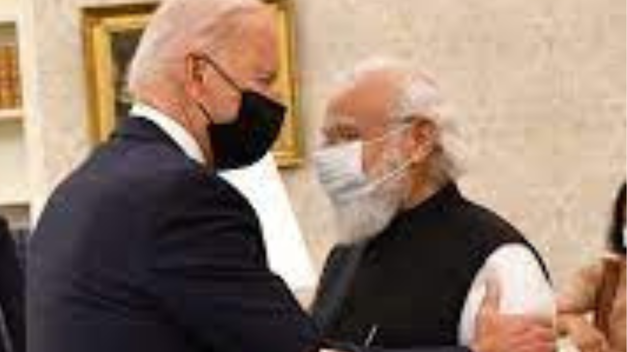 india-us relation,PM मोदी के पास चल कर आए बाइडेन एक दूसरे को लगाया........