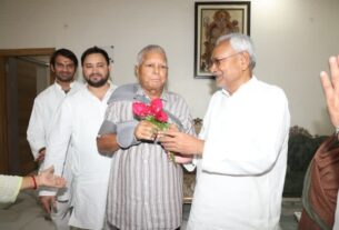 Lalu and Nitish suddenly met before the opposition meeting