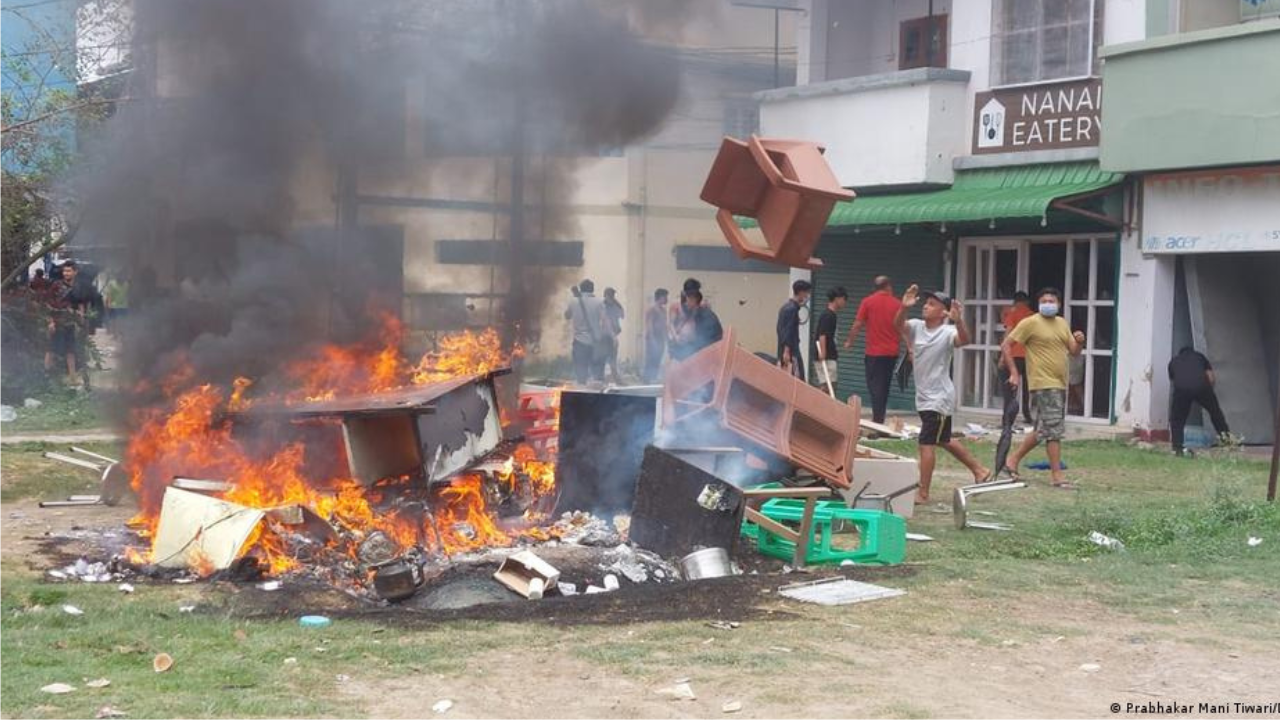 Manipur Violence,Manipur Violence इंफाल में बीजेपी नेताओं के घरों को जलाने...