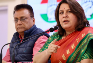 Central government put pressure on SBI not to make names of electoral bond donors public before elections - Congress alleges.