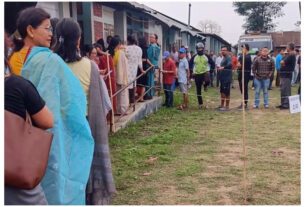 Manipur: Voting is being held again today at 11 polling stations of Interior Manipur Lok Sabha constituency.