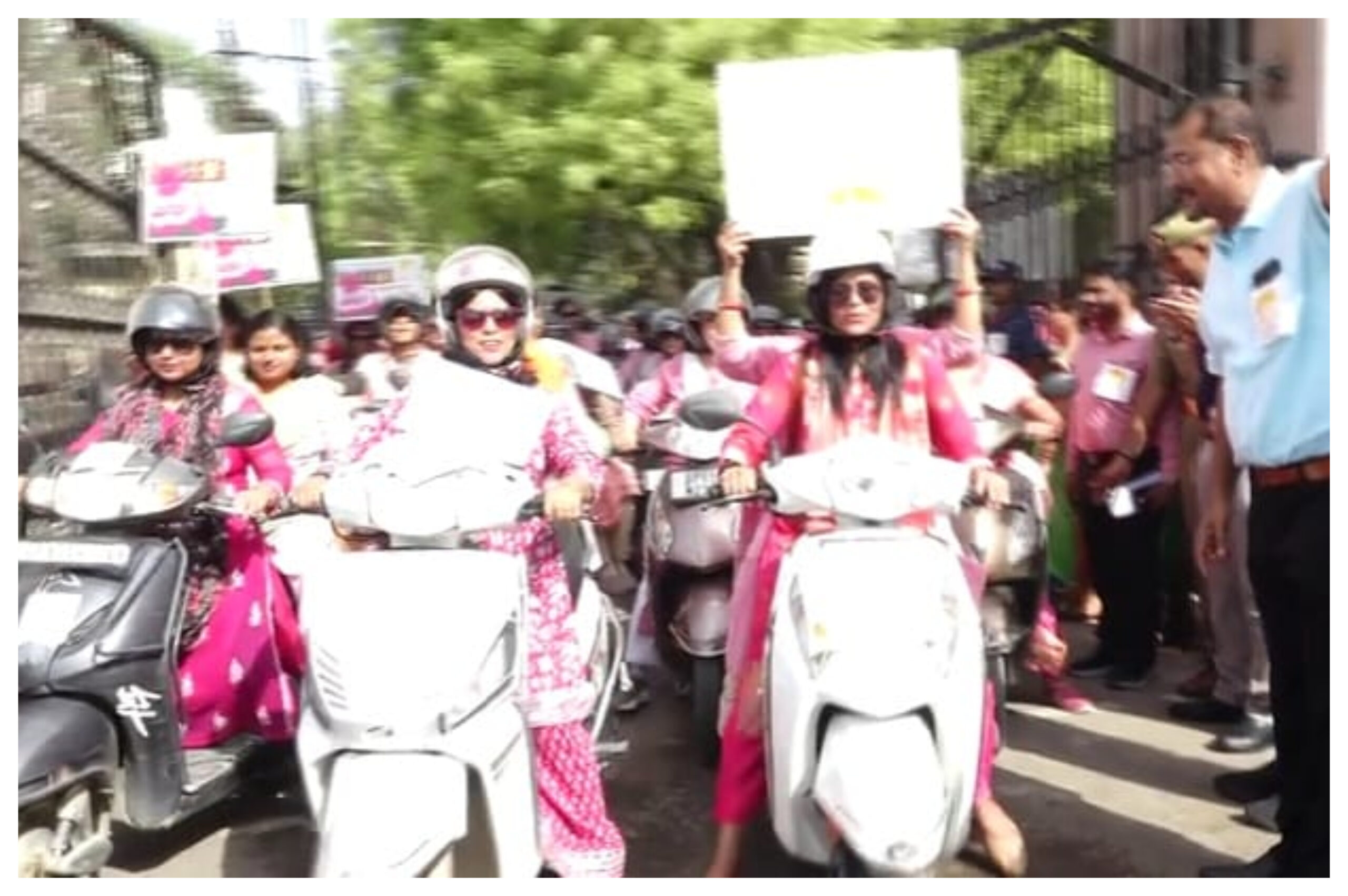 Varanasi: District administration organized women's scooter rally to make voters aware