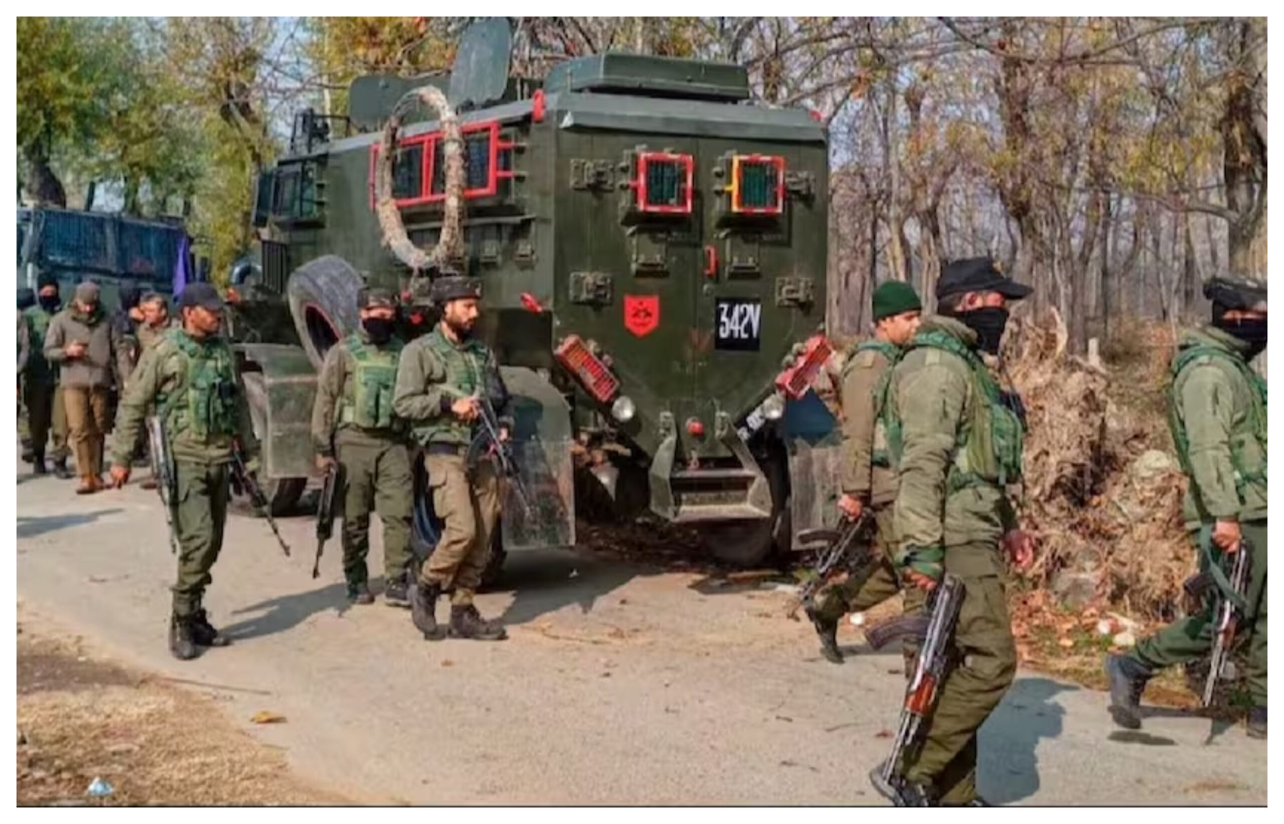 Jammu Kashmir: Search operation of security forces continues in Poonch, jammu-state,jammu kashmir news, security vehicle firing, Firing on security vehicle, jammu Kashmir army, jammu Kashmir police,Jammu and Kashmir news, #jammukashmir, #jammu, #firing, #police, #jammukashmir, #policeman