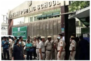 Threat to bomb 4 schools in Delhi and 1 in Noida, Delhi Schools Bomb Threat Today, Delhi News, DPS Dwarka, DPS Vasant Kunj, DPS Noida, DPS Rohini, Green Valley Najafgarh, DAV Pitampura, Mother Mary School Mayur Vihar- youtube-amazon-google-twitter