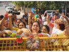 Swati Maliwal: BJP Mahila Morcha demonstrated outside CM Kejriwal's residence, ARVIND KEJRIWAL, Swati Maliwal, BJP, Protest, Delhi News, BJP Mahila Morcha Protest, BJP Mahila Morcha in front of CM Arvind Kejriwal residence, BJP Mahila Morcha in front of CM Arvind Kejriwal residence, #arvindkejriwalcmdelhi, #swatimali, #BJPGovernment, #Congress, #AapParty, #MahilaMorchaBjp, #protest, #delhi-youtube-facebook-twitter-amazon-google-totaltv live, total news in hindi