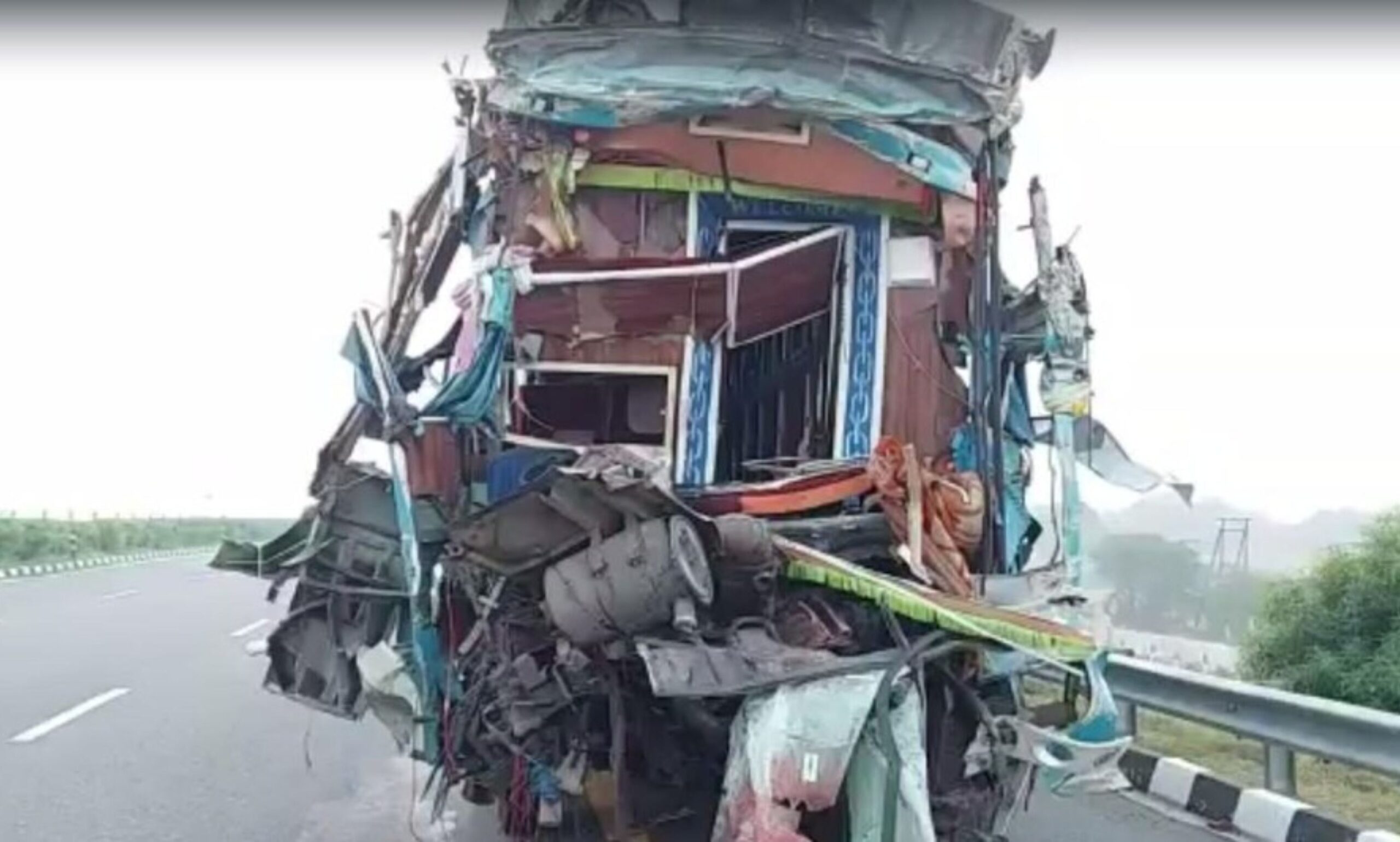 Uttar Pradesh: Tragic road accident in Lucknow... 4 killed, 7 injured, Lucknow News, Lucknow Hindi News, Lucknow Police, Road Accident in Lucknow, Road Accident, ADCP East Pankaj Singh, Truck and Car Collision, Four People Died in Road Accident, UP News, Lucknow News, Lucknow Hindi News, Lucknow Police, Lucknow Road accident, Road accident, ADCP East Pakanj Singh, Collision between truck and car, Four people died in road accident, UP News