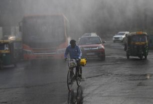 weather-update-air-quality-improves-after-rain-in-delhi-ncr-aqi-reaches-near-200-delhi-aqi-delhi-weather-delhi-temperature-weather-today-in-delhi-delhi-ncr-weather-update-fog-seen-in-delhi-ncr
