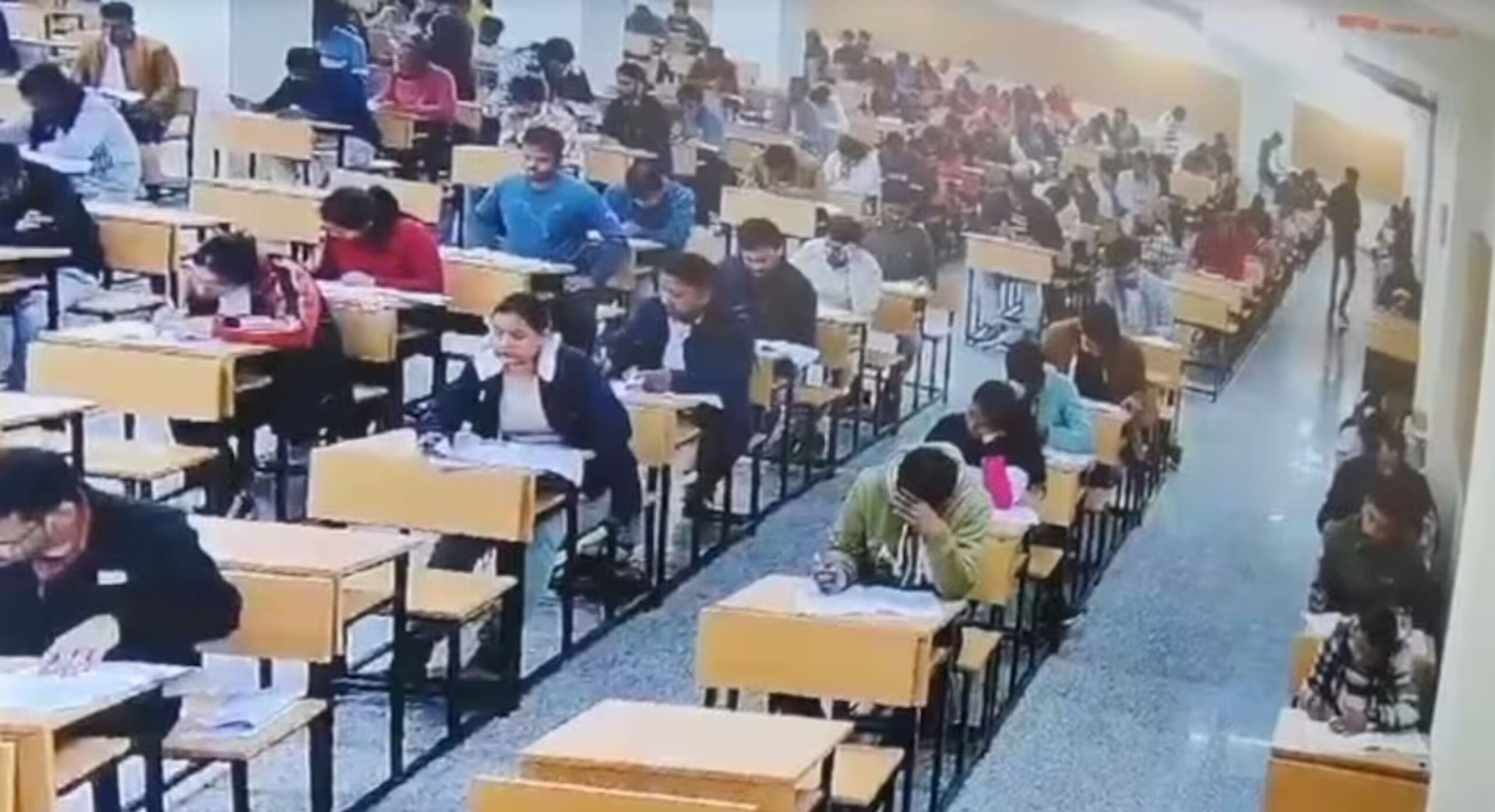BPSC Exam: BPSC re-exam is being held at 22 examination centers in Patna. BPSC Exam, BPSC Protests in Bihar, Bihar Traffic Disruption, Protest Against BPSC Exam, Question Paper Leak Allegations, Patna Protest March, Pappu Yadav Protest, Left Students Organizations Protest