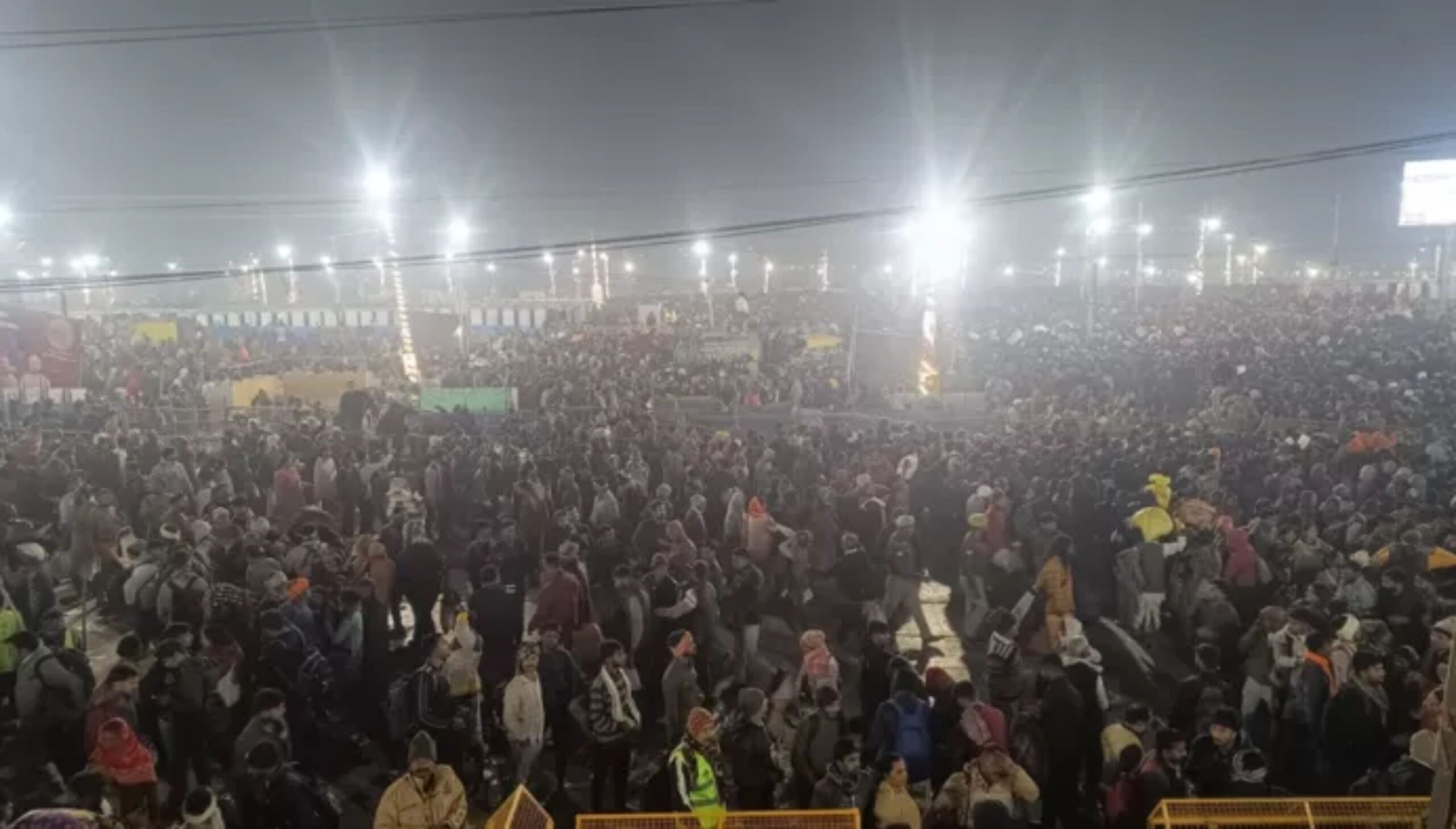 Mahakumbh 2025: Devotees returned home after the stampede, administration made arrangements for smooth journey, Mahakumbh Stampede, Mahakumbh Stampede, Mahakumbh Mela Stampede, Mahakumbh News, mahakumbh bhahdad, mahakumbh stampede, mahakumbh, mela stampede, Mahakumbh Incident, Mahakumbh Mela