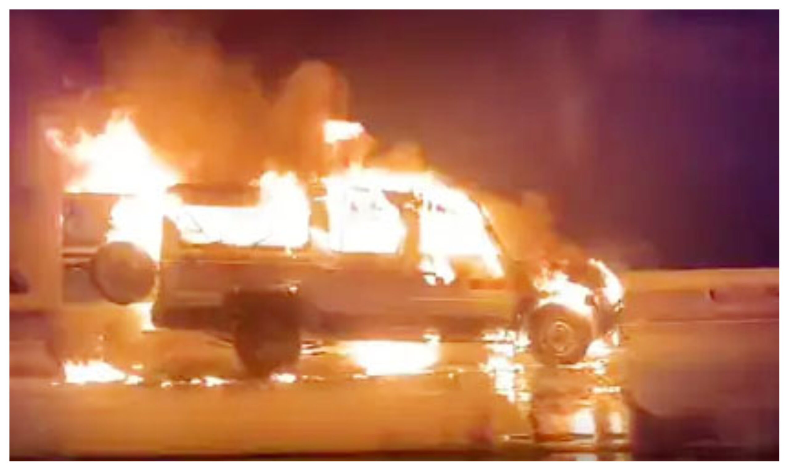 Mahakumbh 2025: Ambulance caught fire, people used fire extinguisher to douse the fire, Mahakumbh Stampede, Mahakumbh Stampede Live, Mahakumbh Stampede News, Mahakumbh Stampede Update, Mauni Amavsya 2025, prayagraj mahakumbh Stampede, Ambulance Fire, Fire Incident,