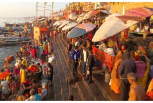Mauni Amavasya: Devotees take holy dip in Varanasi and Ayodhya on Mauni Amavasya, Ayodhya Saryu River Dip, Ram Nagari Ayodhya, Varanasi Ghat Dip, Devotees reached Varanasi in Mahakumbh, Mahakumbh Ayodhya, Ayodhya Saryu River Dip, Ram Nagari Ayodhya, Varanasi Ghat Dip, Devotees reached Varanasi in Mahakumbh, Mahakumbh Ayodhya, Prayagraj Stampede, Mahakumbh Stampede Update , Prayagraj Stampede, Mahakumbh Stampede Updates