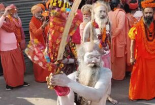 Uttar Pradesh: Preparations for Mahakumbh intensified in Prayagraj, sages and saints of Shri Panchayati Mahanirvani Akhara entered. Mahakumbh 2025 Live Updates, Kumbh Mela 2025 Live, 2 January 2025 Live updates, mahakumbh 2025 news, maha kumbh mela 2025, mahakumbh 2025 ki taiyari, prayagraj mahakumbh 2025, mahakumbh 2025 update, mahakumbh 2025 bath date, mahakumbh 2025 prayagraj, mahakumbh prayagraj 2025, Kumbh Mela 2025, Prayagraj Mahakumbh 2025,