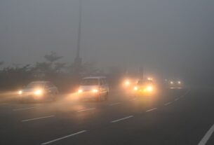 Delhi Weather: Dense fog in some areas, visibility reduced, new-delhi-city-general,Delhi weather, Delhi Weather Update, Weather Update, Weather News, cold wave, orange alert, smog, fog, air quality, AQI, NCR,Delhi news, Delhi,NCR, dense fog, cold weather , poor air quality, AQI, Gurugram, health advisory, weather news, today's mausam, Delhi mausam Samachar, Delhi Mausam, Rajasthan Mausam, rain expected, bihar cold waves, coldwave forecast, mausam, mausam news, rain, imd weather update