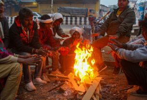 uttar-pradesh-severe-cold-and-cold-wave-dense-fog-at-many-places, lucknowcityweatherforecast,lucknow-city-common-man-issues,cold day in UP, UP weather news, UP Weather Today, UP Weather Forecast, UP Weather Update, UP weather, UP Mein Aaj Ka Mausam, UP Mein Aaj Ka Mausam, UP Mein Cold day, today's weather, effect of cold in UP, increased cold in UP, cold wave in UP, raining in UP, Uttar Pradesh news,