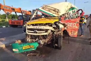 Accident News: Bus and dumper collide in Chittoor... 4 people dead, 22 injured,