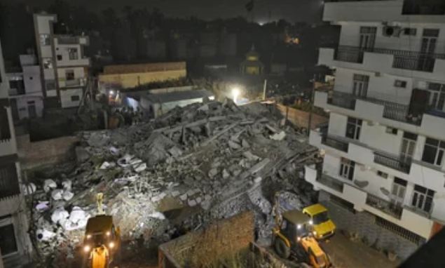 Delhi News: Four-storey building collapses in Burari, 12 people rescued from the debris, Building collapsed in Burari, Delhi News, New Delhi, Building collapsed in Burari, Delhi News, New Delhi
