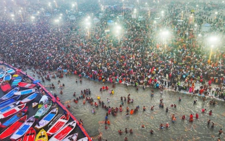 mahakumbh-2025-tight-security-at-the-ghats-for-amrit-snan-on-makar-sankranti, Maha Kumbh, Maha Kumbh Amrit Bath, Maha Kumbh Royal Bath, Amrit Bath on Makar Sankranti, Makar Sankranti Royal Bath, Prayagraj, Amrit Bath of Akharas, Juna Akhara, Maha Nirvani Akhara, Sanatani Akhara, Maha Kumbh, Maha Kumbh Amrit Snan, Maha Kumbh Shahi Snan , Amrit Snan on Makar Sankranti, Makar Sankranti Shahi Snan, Prayagraj, Amrit Snan of Akharas, Juna Akhara, Mahanirvani Akhara, Sanatani Akhara