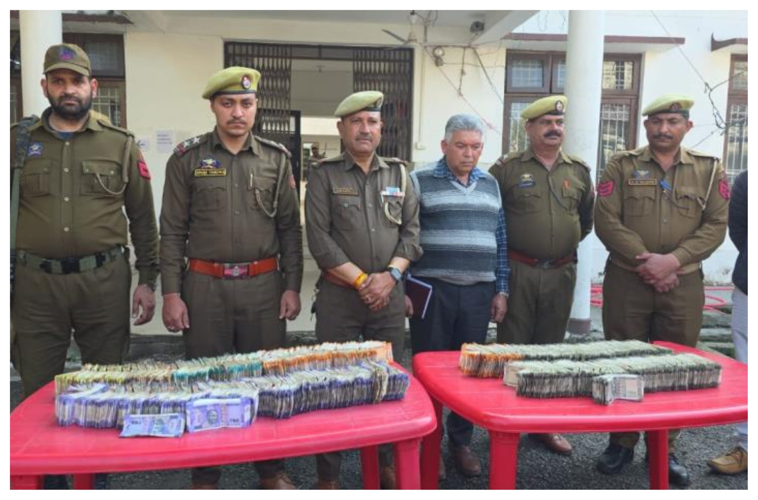 Jammu Kashmir: Rs 35 lakh seized from private vehicle in Kathua, person detained for questioning, Kathua News, Kathua News Today, Kathua News in Hindi, Kathua News, Kathua News, More than Rs 35 lakh cash recovered from car at Bhagthali block