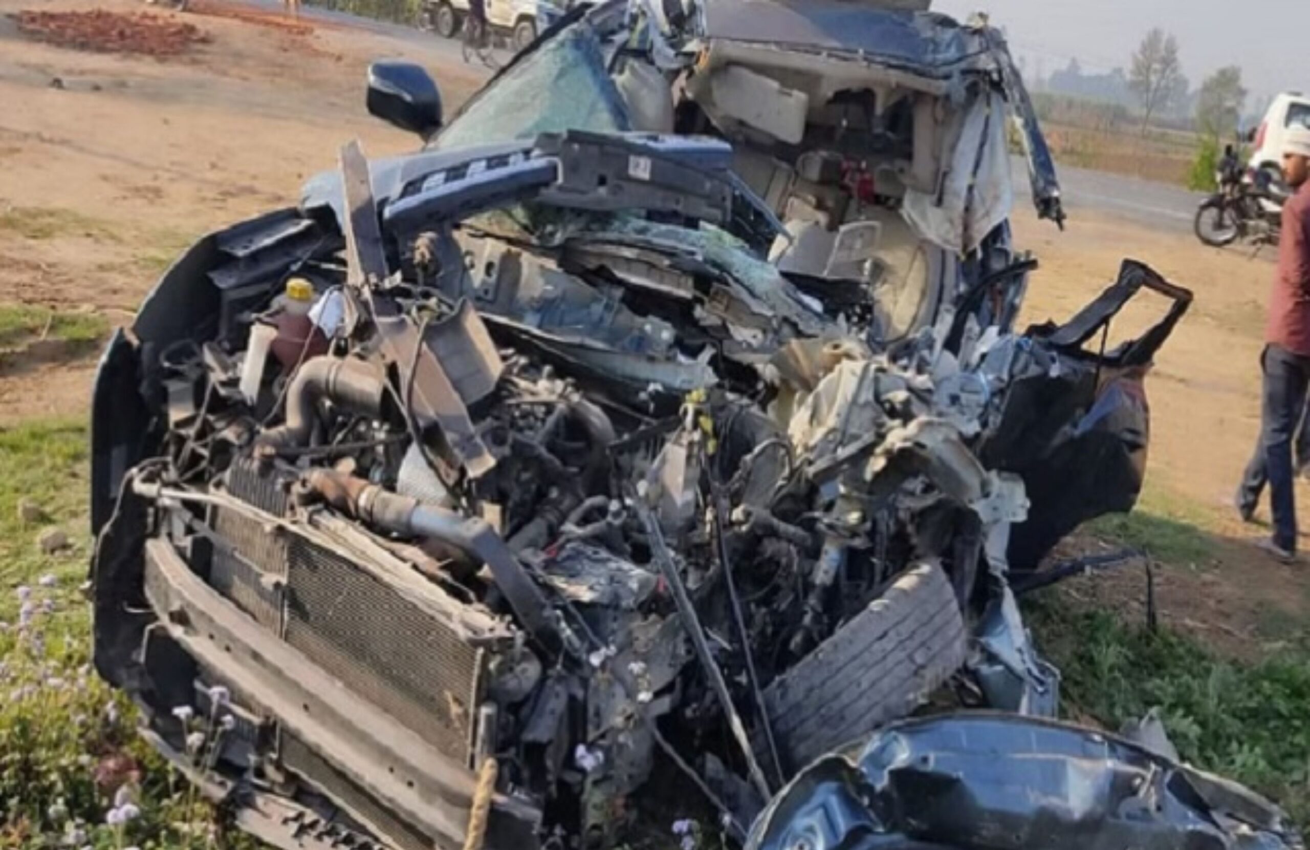 Accident In Lakhimpur Kheri: Horrific road accident in Lakhimpur Kheri, 4 youth died, Horrible accident, road accident news today up, up news in hindi, four people killed, lakhimpur kheri news, up news, car accident, Lakhimpur Kheri News in Hindi, Latest Lakhimpur Kheri News in Hindi, Lakhimpur Kheri Hindi Samachar, Lakhimpur Kheri Accident, car accident, four people killed, Lakhimpur Kheri,
