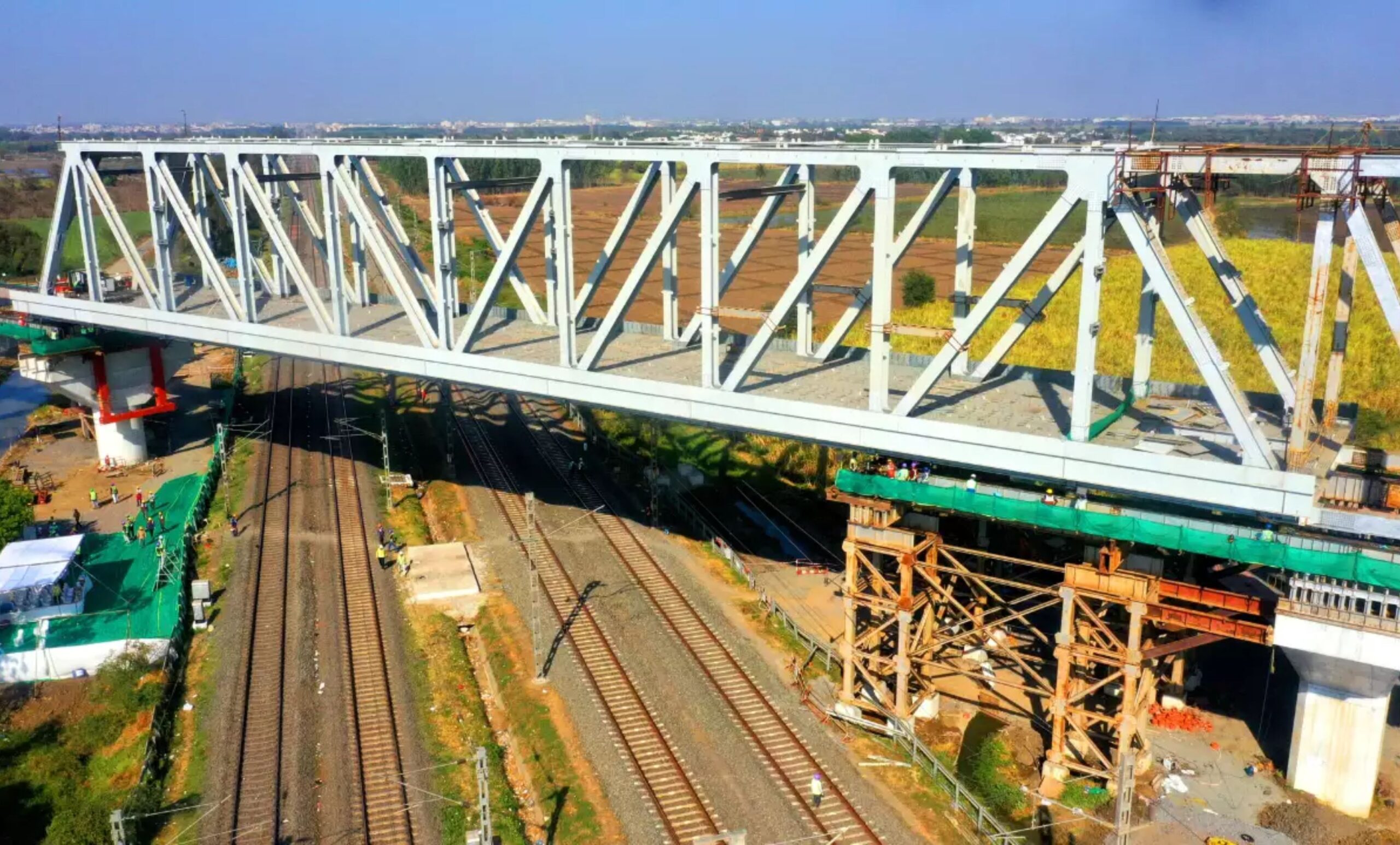 Bullet Train: 100 meter long steel girder lowered on four railway tracks in Gujarat, bullet train india, Mumbai-Ahmedabad bullet train, mumbai-ahmedabad bullet train latest news, Bullet train project, Mumbai-Ahmedabad high-speed rail corridor, Bullet Train, Mumbai-Ahmedabad Bullet Train, Bullet Train in India, bullet train Ahmedabad and Mumbai