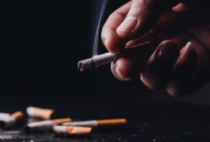 Smoking: One cigarette destroys another 20 minutes of life! Know the dangerous truth of smoking... Cigarette Smoking Effects On Body, Cigarette Pine Se Kya Hota Hai, UCL New Study On Cigarette, How to quit cigarette smoking, How to quit cigarette immediately, Does cigarette shorten life, How many minutes of life are shortened by cigarette smoking