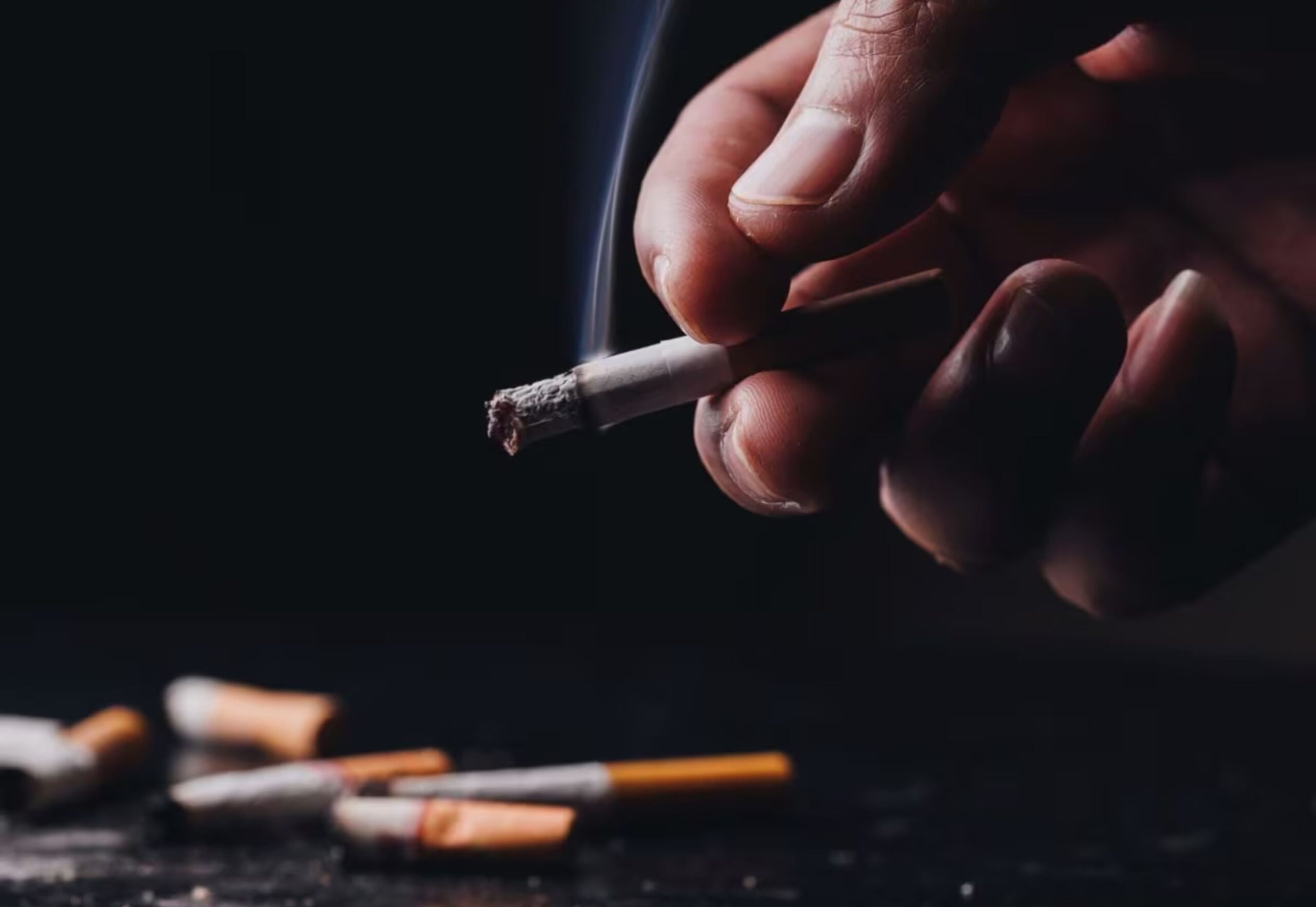 Smoking: One cigarette destroys another 20 minutes of life! Know the dangerous truth of smoking... Cigarette Smoking Effects On Body, Cigarette Pine Se Kya Hota Hai, UCL New Study On Cigarette, How to quit cigarette smoking, How to quit cigarette immediately, Does cigarette shorten life, How many minutes of life are shortened by cigarette smoking