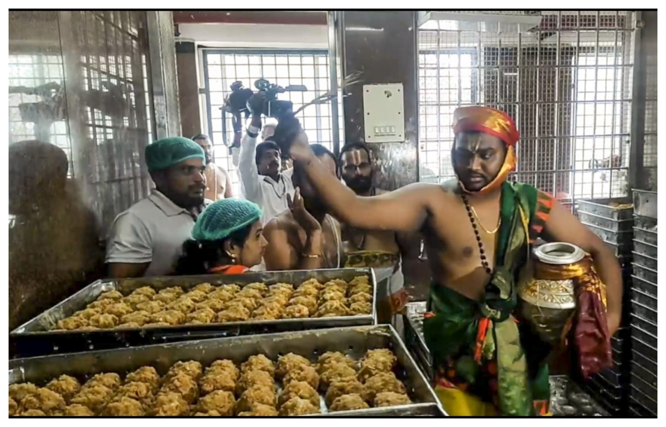 Crime News: CBI-led SIT arrests four people in Tirupati laddu case, Tirupati Laddu Case, Tirupati Laddu Issue, Tirupati News, Tirupati News Today, Tirupati News in Hindi,