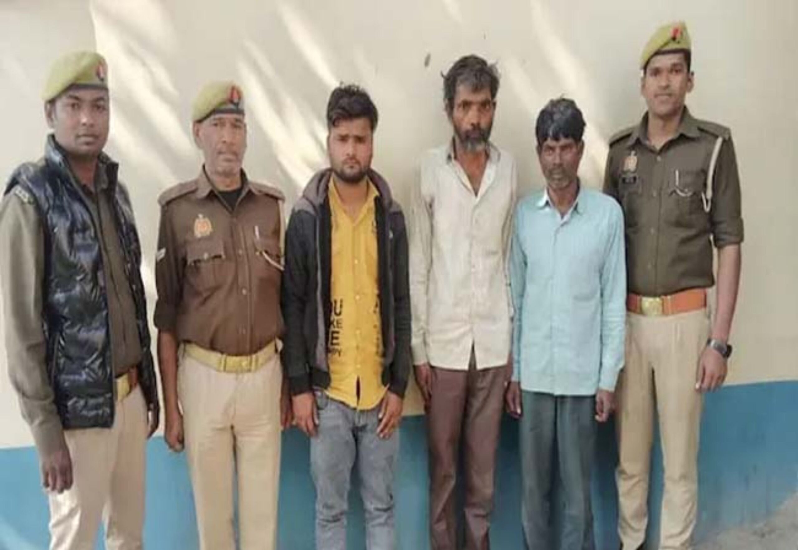 Uttar Pradesh: Three people arrested in the case of murder of Dalit woman in Ayodhya,ayodhya dalit girl rape case, Breaking News, ayodhya rape case, ayodhya news, UP News, Dalit Girl Rape Murder Case,