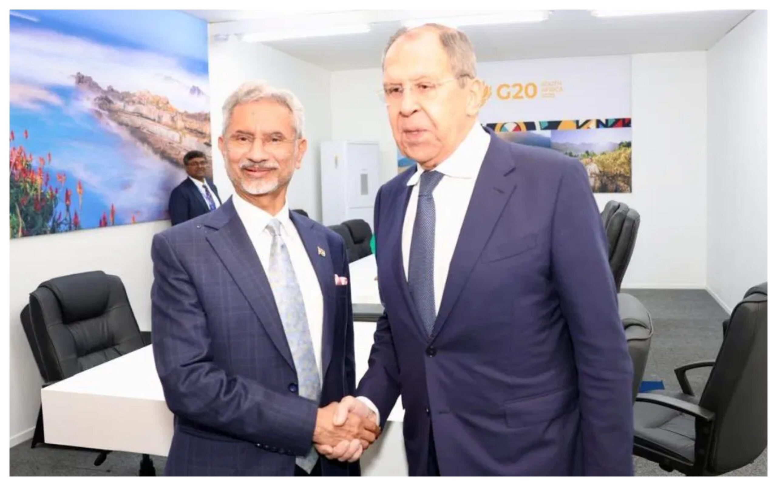Political News: Foreign Minister Jaishankar met South African President Ramaphosa and his Chinese counterparts along with Russia. External Affairs Minister S Jaishankar met South African President Ramaphosa, Russian Foreign Minister, China's Foreign Minister, Jaishankar met South African President Ramaphosa, Russia and China
