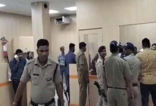 Kerala News: Bank robbery at knife point in broad daylight, robber absconds with Rs 15 lakh, Bank robbery in Kerala, Bank robbery, employees taken hostage, Kerala Crime, Kerala, Bank robbery, employees taken hostage, Police intensified investigation in Kerala