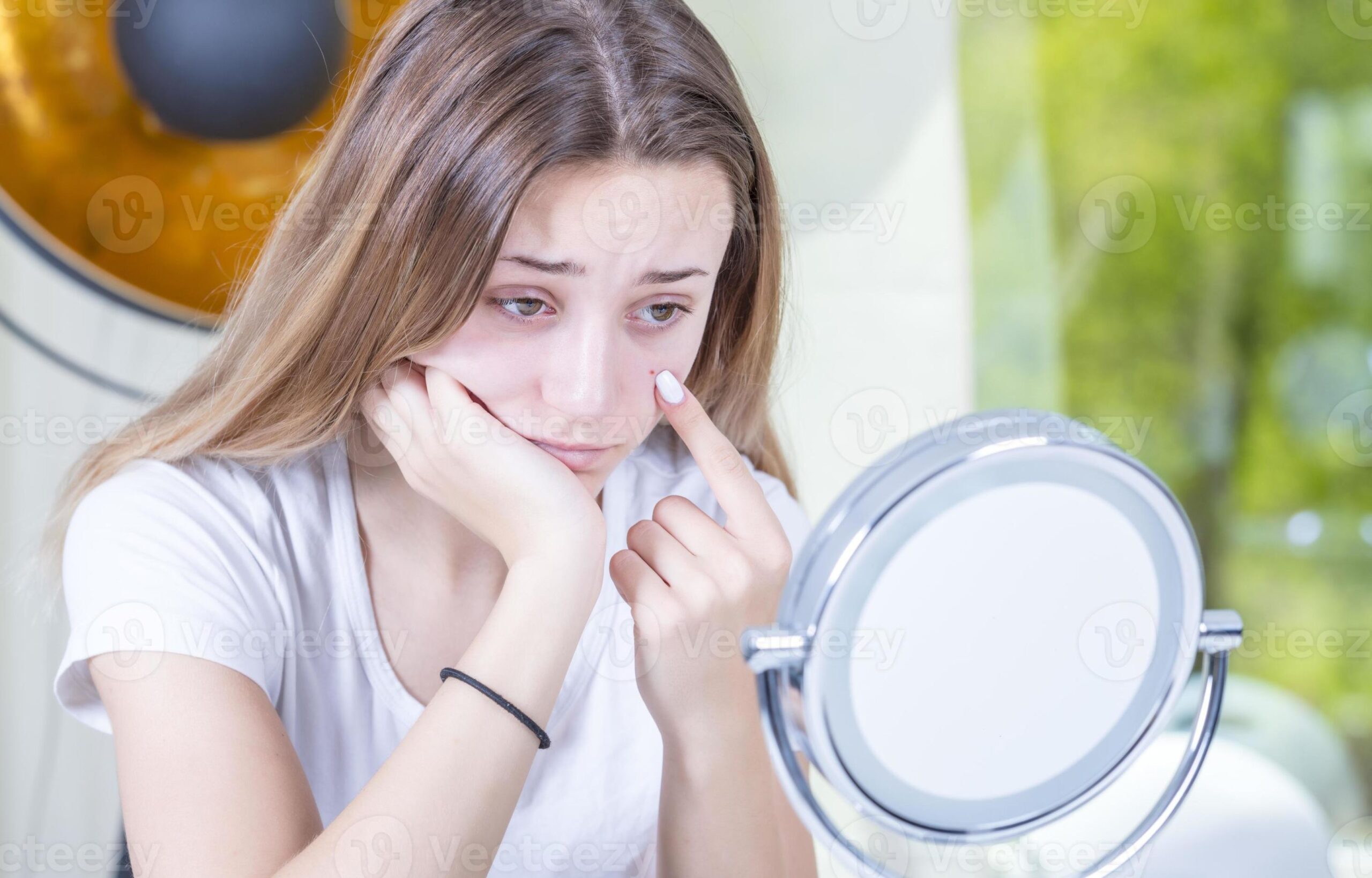 Mirror Checking: Be careful if you look at the mirror again and again! Could be a sign of a dangerous disease... Mirror, disease, professor sa azami, stress management, Health, LIFEstyle, stay cool, it is right to look at yourself in the mirror, look in the mirror again and again