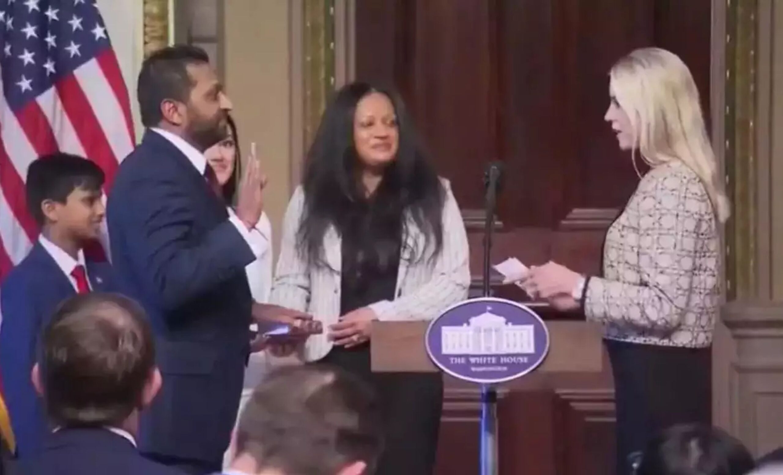 America: Kash Patel took oath as FBI director by placing his hand on Shrimad Bhagwat Geeta. Kash Patel, FBI, us fbi, us senate, FBI Chief, President Trump, us news, world news, president donald trump, trump news, Rashtrapati Trump